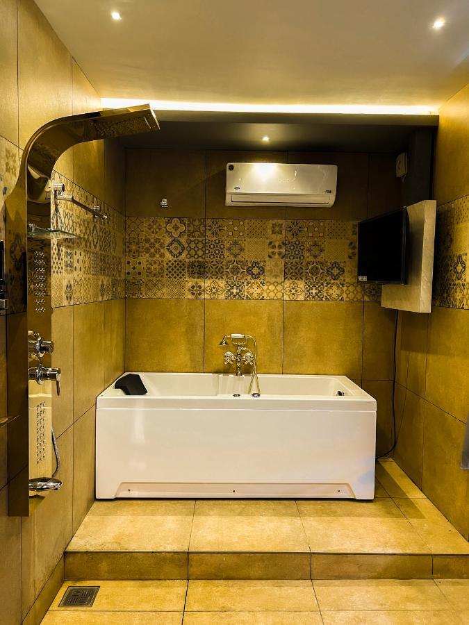 Bbc Luxury Apartments Perintalmanna Exterior foto