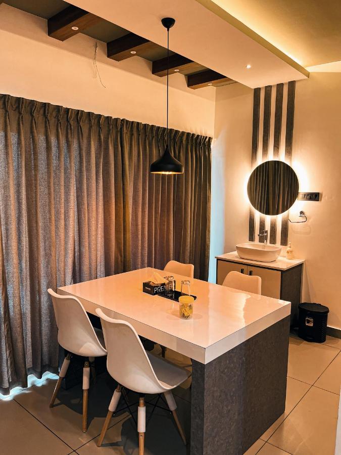 Bbc Luxury Apartments Perintalmanna Exterior foto